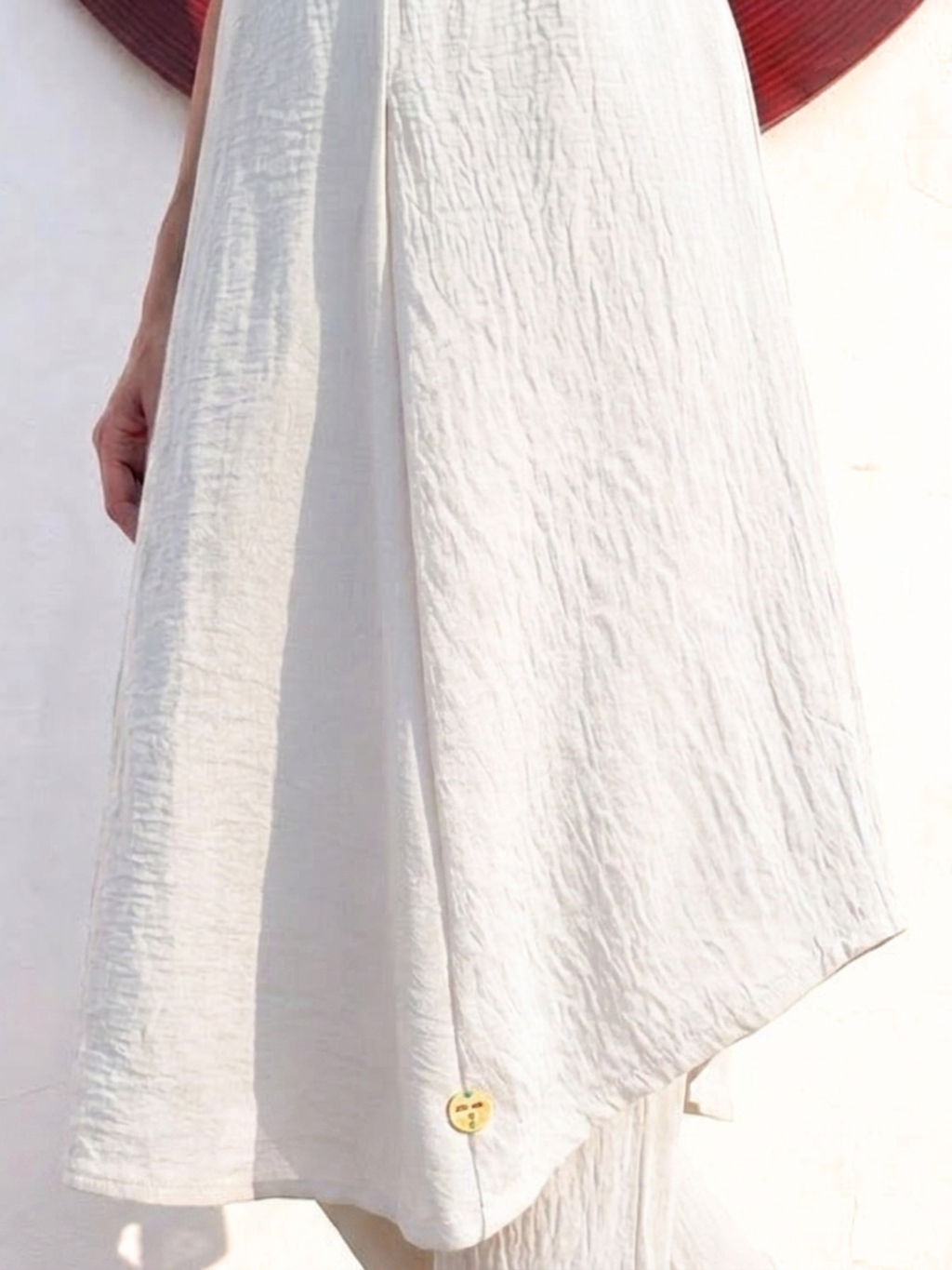 Swtantra White Easy Addictive Travel Airflow Sleeveless Kurta and Pant Set